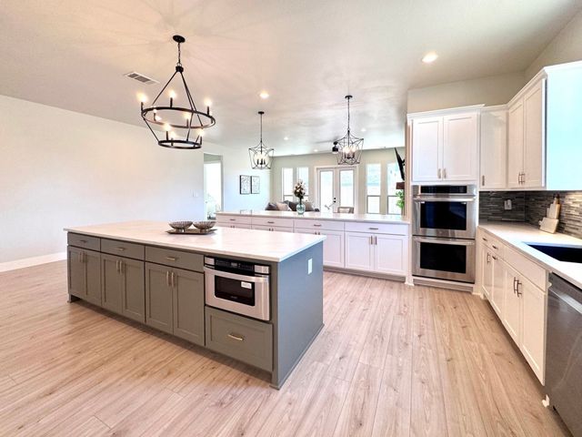 2402 Amesbury Drive, Midlothian, TX 76065