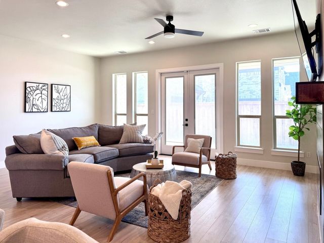 2402 Amesbury Drive, Midlothian, TX 76065