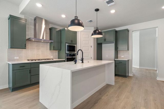 592 Darley Oak Drive, Dripping Springs, TX 78620