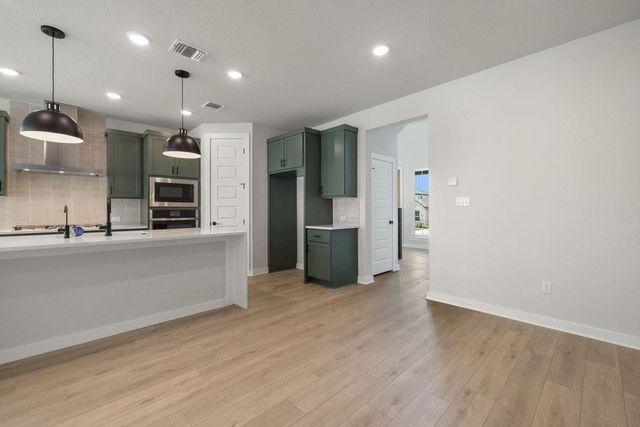 592 Darley Oak Drive, Dripping Springs, TX 78620