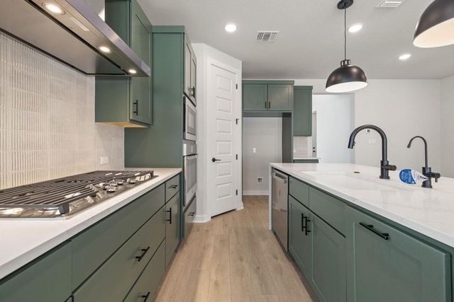 592 Darley Oak Drive, Dripping Springs, TX 78620