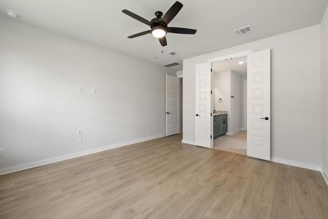 592 Darley Oak Drive, Dripping Springs, TX 78620