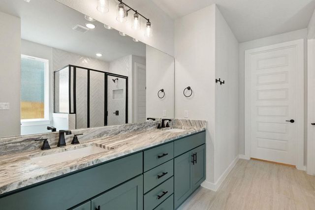 592 Darley Oak Drive, Dripping Springs, TX 78620