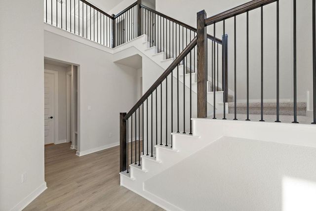 592 Darley Oak Drive, Dripping Springs, TX 78620