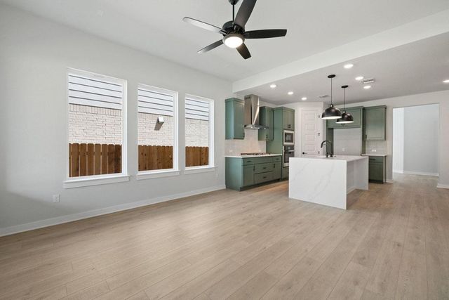 592 Darley Oak Drive, Dripping Springs, TX 78620