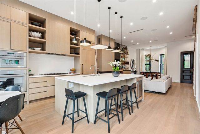 189 W Brookline St, Boston, MA 02118