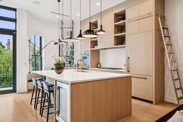 189 W Brookline St, Boston, MA 02118