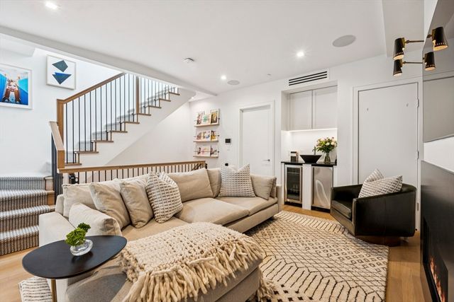 189 W Brookline St, Boston, MA 02118