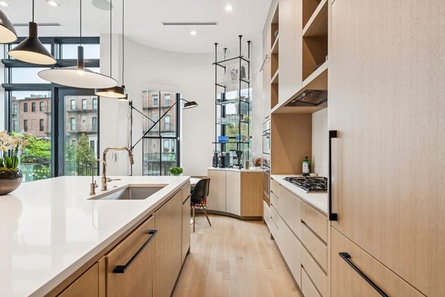 189 W Brookline St, Boston, MA 02118
