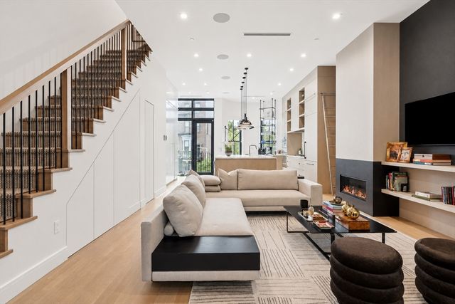 189 W Brookline St, Boston, MA 02118
