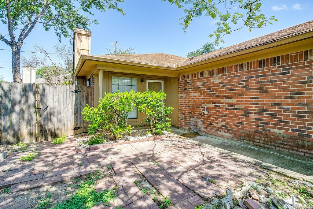 4517 Compass Court, Fort Worth, TX 76135