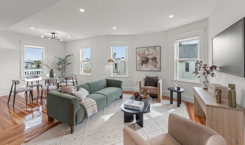 334 Centre St 2, Boston, MA 02122