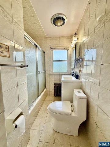 10-01 Berdan Avenue, Fair Lawn, NJ 07410