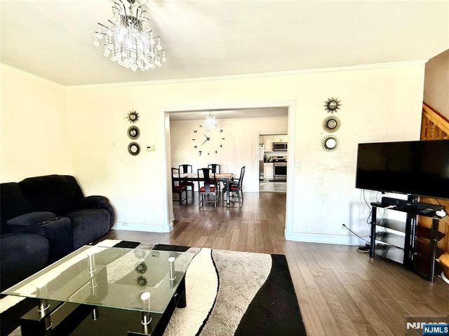 10-01 Berdan Avenue, Fair Lawn, NJ 07410