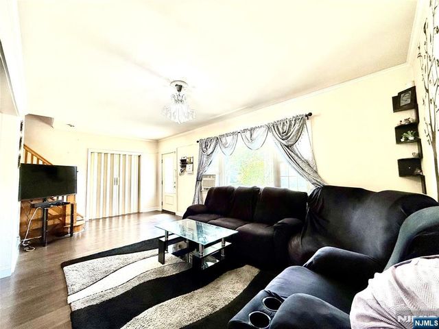 10-01 Berdan Avenue, Fair Lawn, NJ 07410