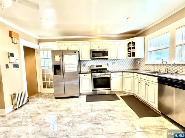10-01 Berdan Avenue, Fair Lawn, NJ 07410