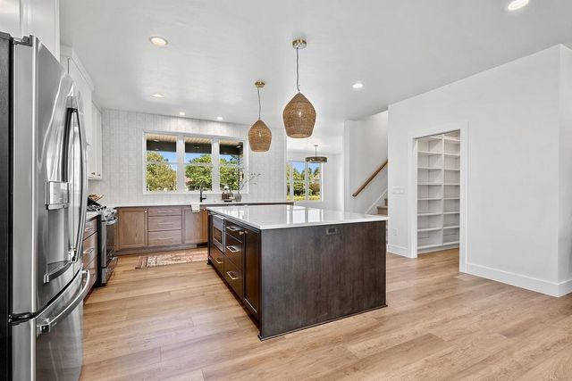 1871 LEDGEVIEW ROAD, De Pere, WI 54115