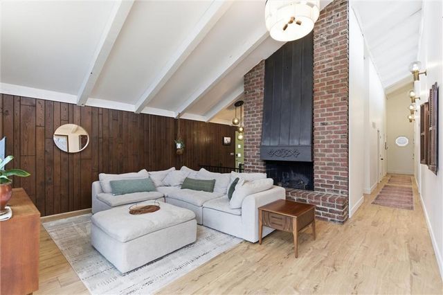 33 Anchor Drive, Lake Tapawingo, MO 64015