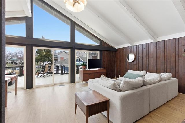 33 Anchor Drive, Lake Tapawingo, MO 64015