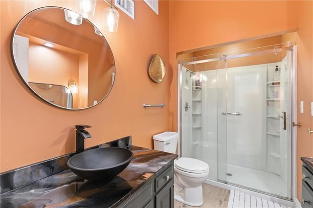 33 Anchor Drive, Lake Tapawingo, MO 64015