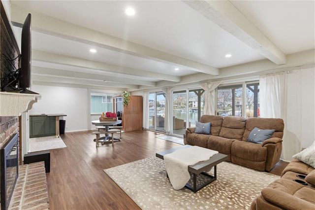 33 Anchor Drive, Lake Tapawingo, MO 64015