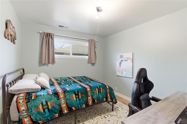 33 Anchor Drive, Lake Tapawingo, MO 64015