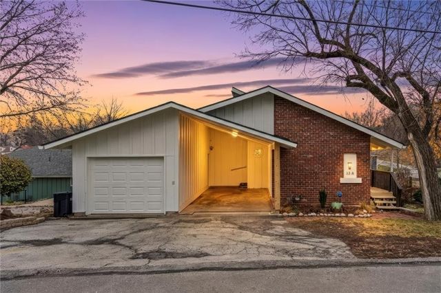 33 Anchor Drive, Lake Tapawingo, MO 64015