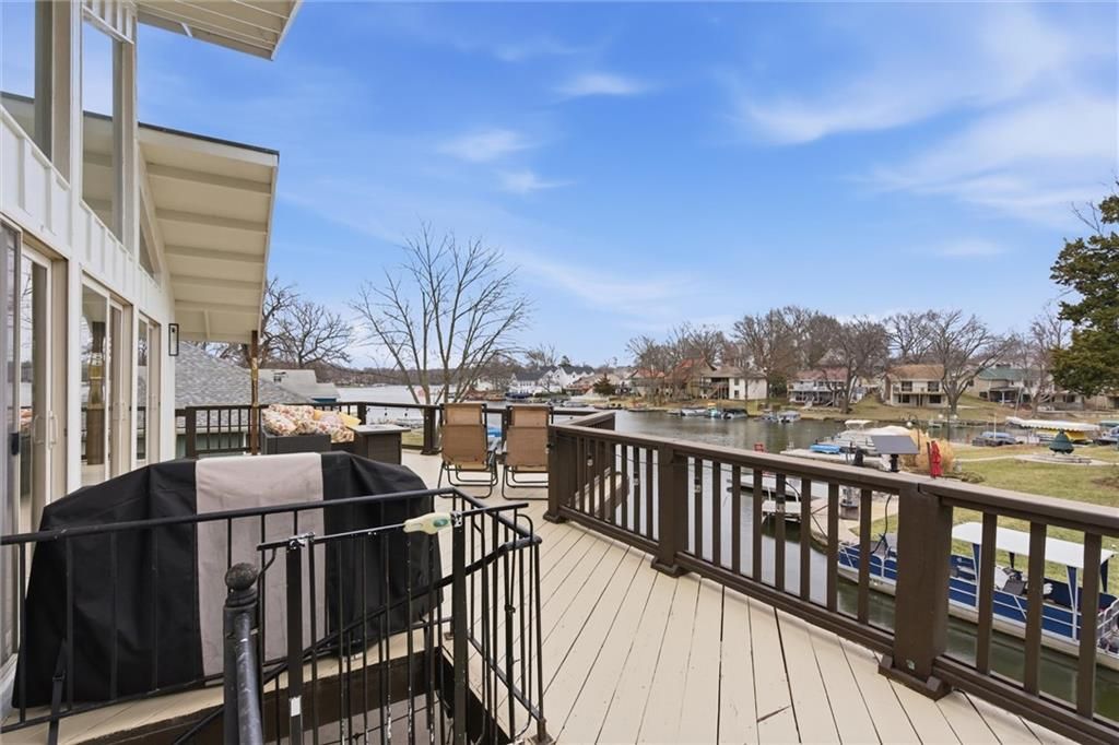 33 Anchor Drive, Lake Tapawingo, MO 64015