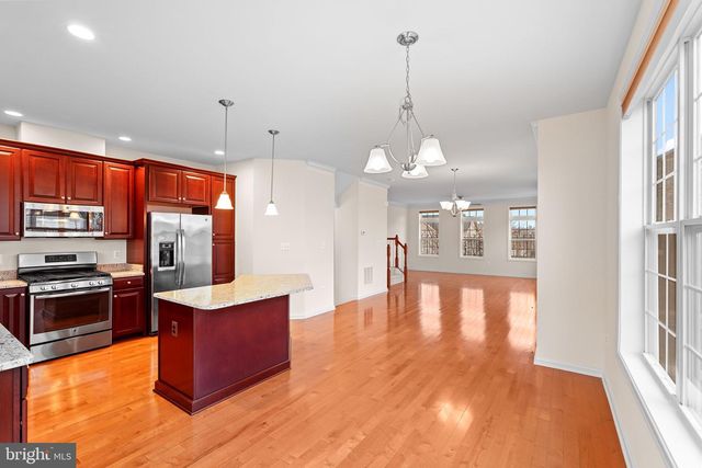 22550 OCEAN CLIFF SQ, Ashburn, VA 20148