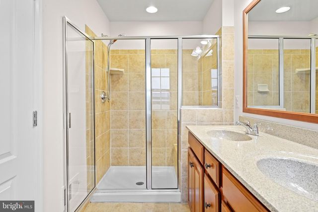 22550 OCEAN CLIFF SQ, Ashburn, VA 20148