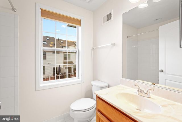 22550 OCEAN CLIFF SQ, Ashburn, VA 20148