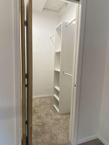 202 N Walnut Street, Anderson, MO 64831