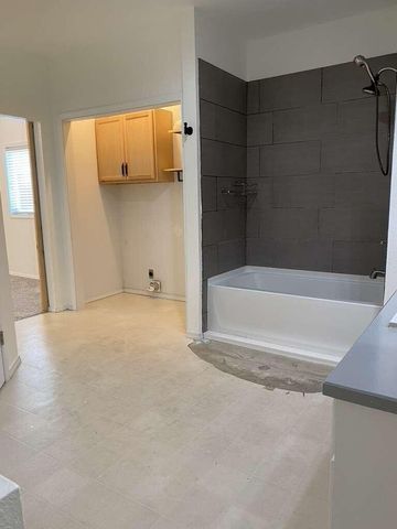 202 N Walnut Street, Anderson, MO 64831