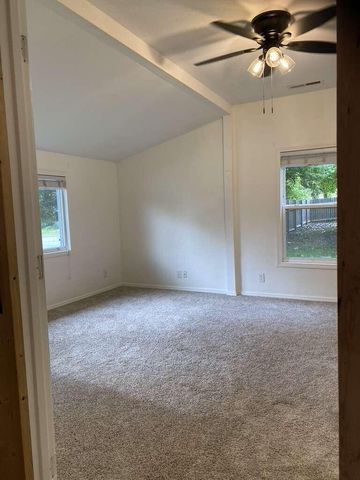 202 N Walnut Street, Anderson, MO 64831