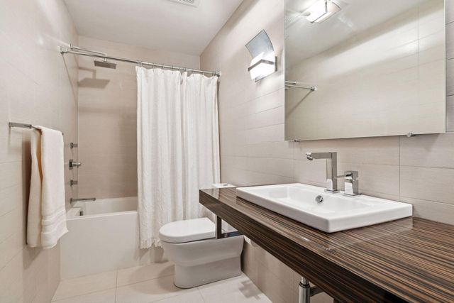 1921 Ewing Avenue S, Minneapolis, MN 55416