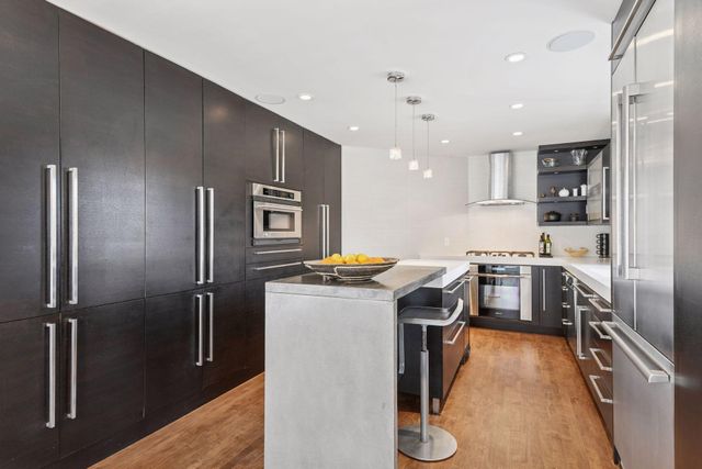 1921 Ewing Avenue S, Minneapolis, MN 55416