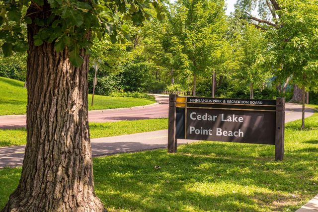 1921 Ewing Avenue S, Minneapolis, MN 55416