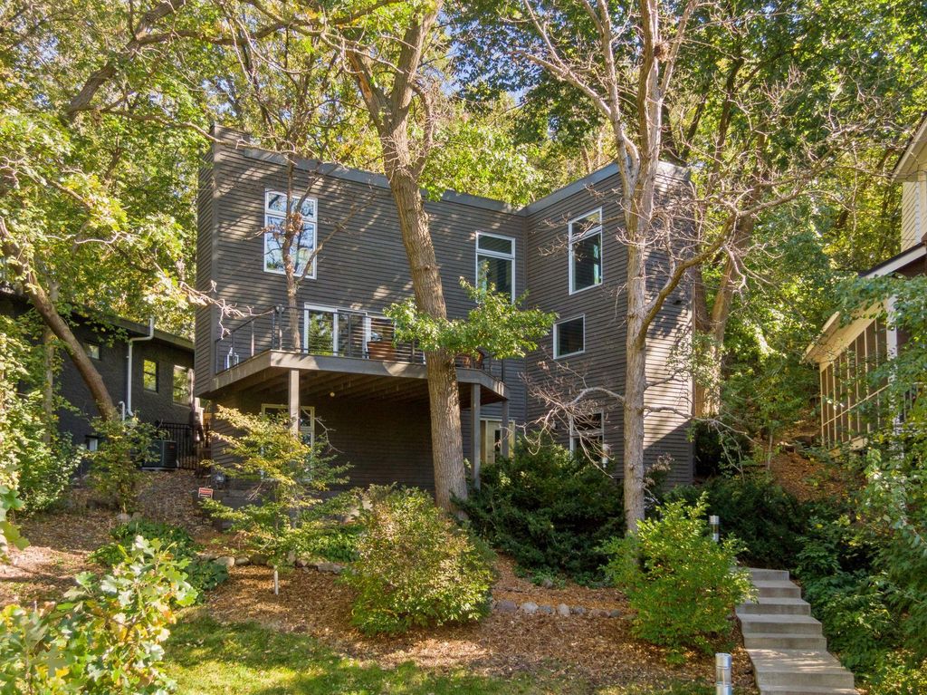 1921 Ewing Avenue S, Minneapolis, MN 55416