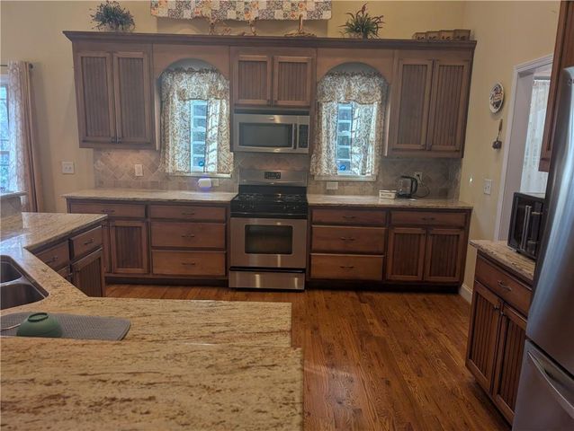 1016 Deer Wood Trail, Cleveland, GA 30528