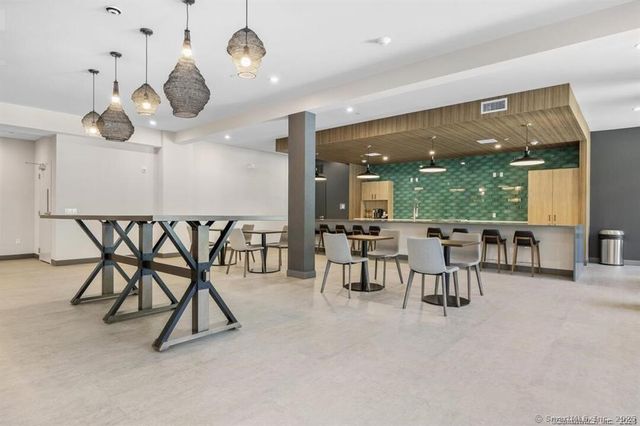 10a Willard Road 414, Norwalk, CT 06851