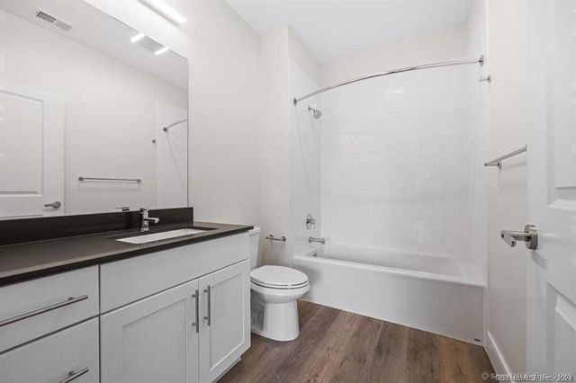 10a Willard Road 414, Norwalk, CT 06851