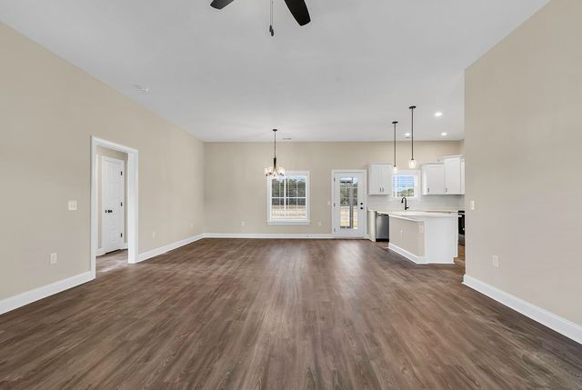 994 Inglewood Dr., Loris, SC 29569