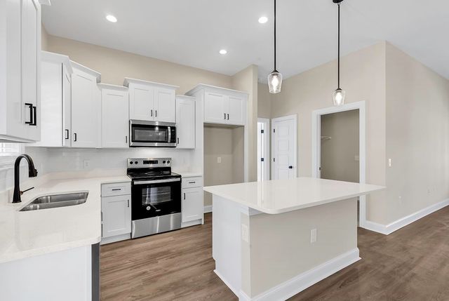 994 Inglewood Dr., Loris, SC 29569