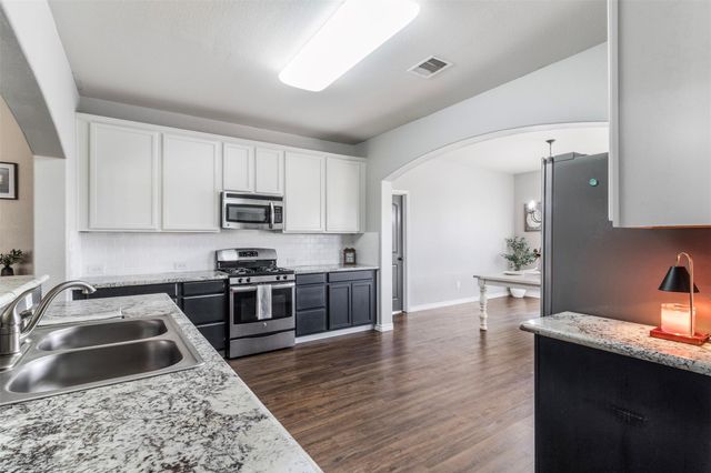 8331 Quiet Bay Drive, Baytown, TX 77523