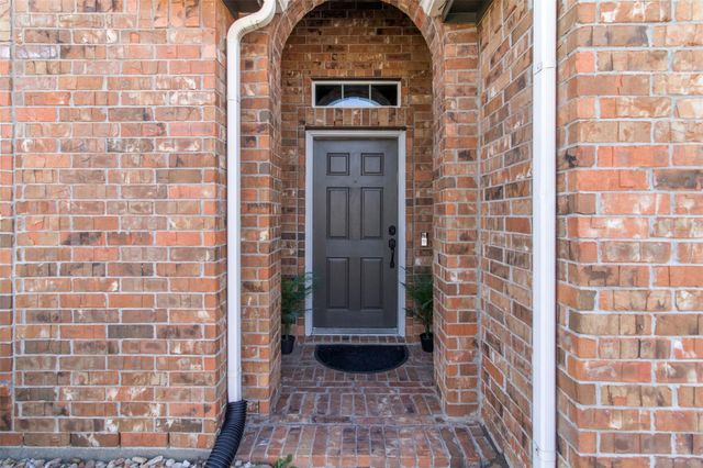 8331 Quiet Bay Drive, Baytown, TX 77523