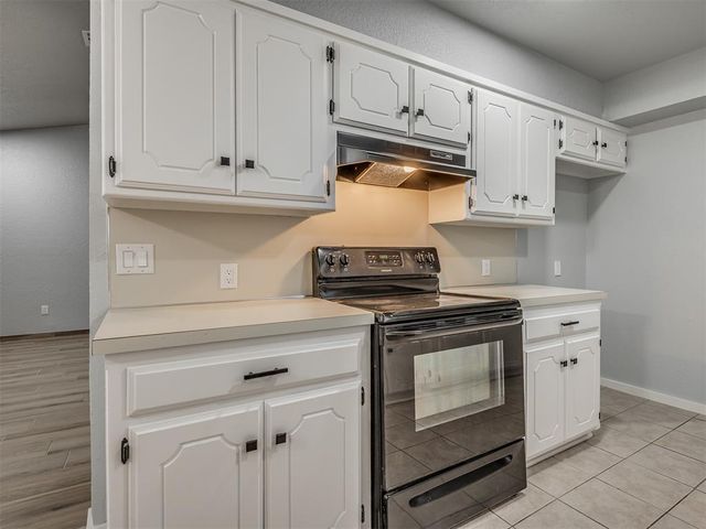 809 SW 27th Street, Moore, OK 73160