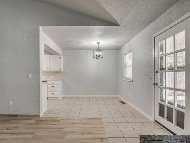 809 SW 27th Street, Moore, OK 73160