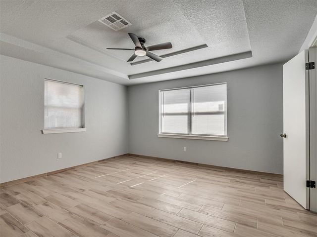 809 SW 27th Street, Moore, OK 73160