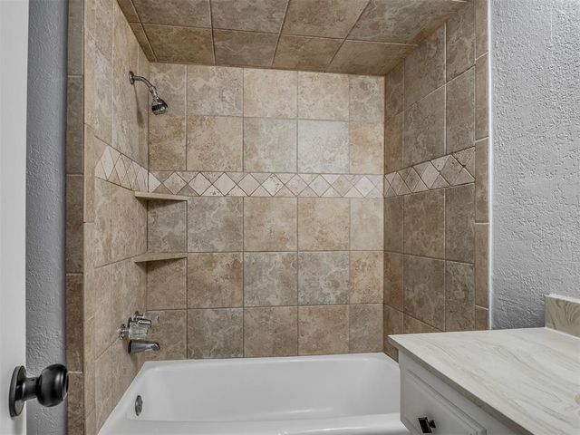 809 SW 27th Street, Moore, OK 73160