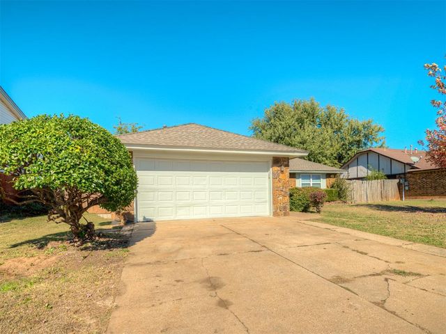 809 SW 27th Street, Moore, OK 73160